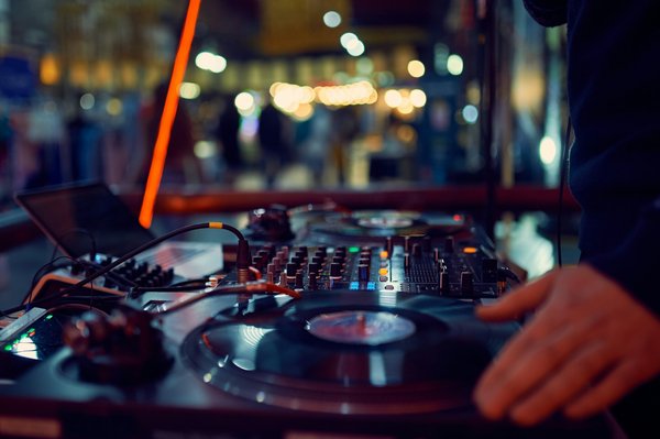 Top vinyl hardtechno records to explore the hardcore scene