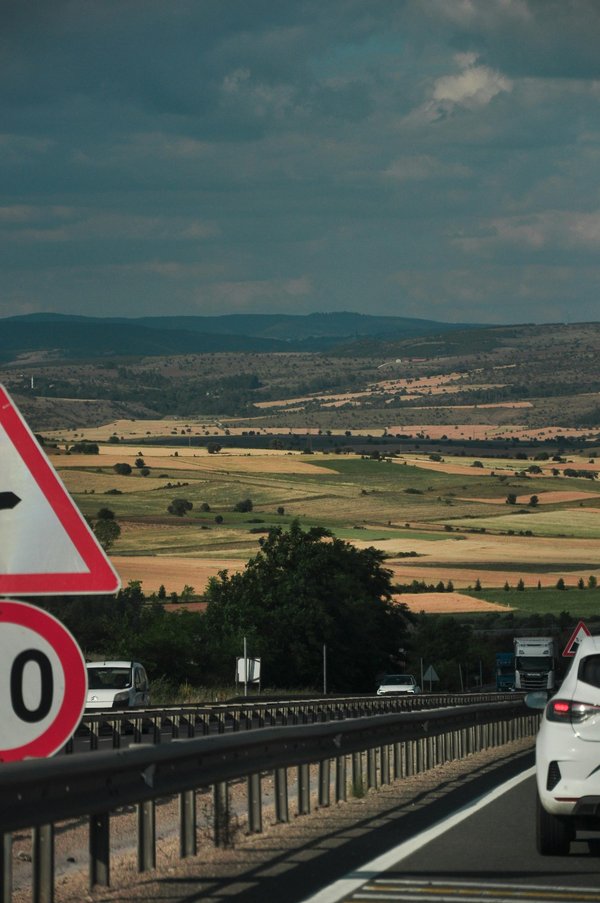 Comprendre le panneau limitation vitesse 90 km/h : essentiel et pratique